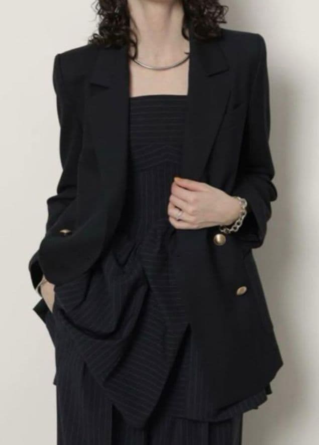 5日までお値下げ CADUNE 神崎 恵さんコラボ　ボリュームペプラムトップス