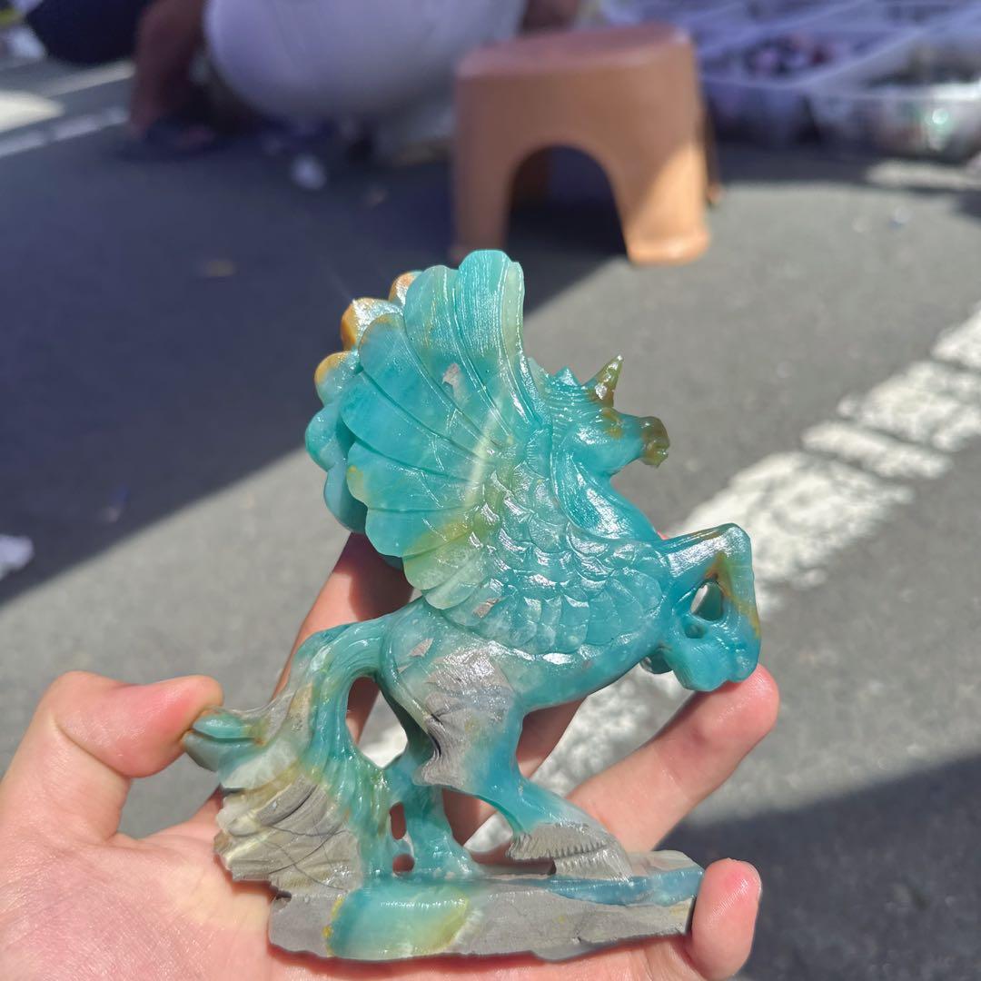 天然石ピスタチオカルサイトのユニコーン　ご購入前に在庫確認必要　F.90