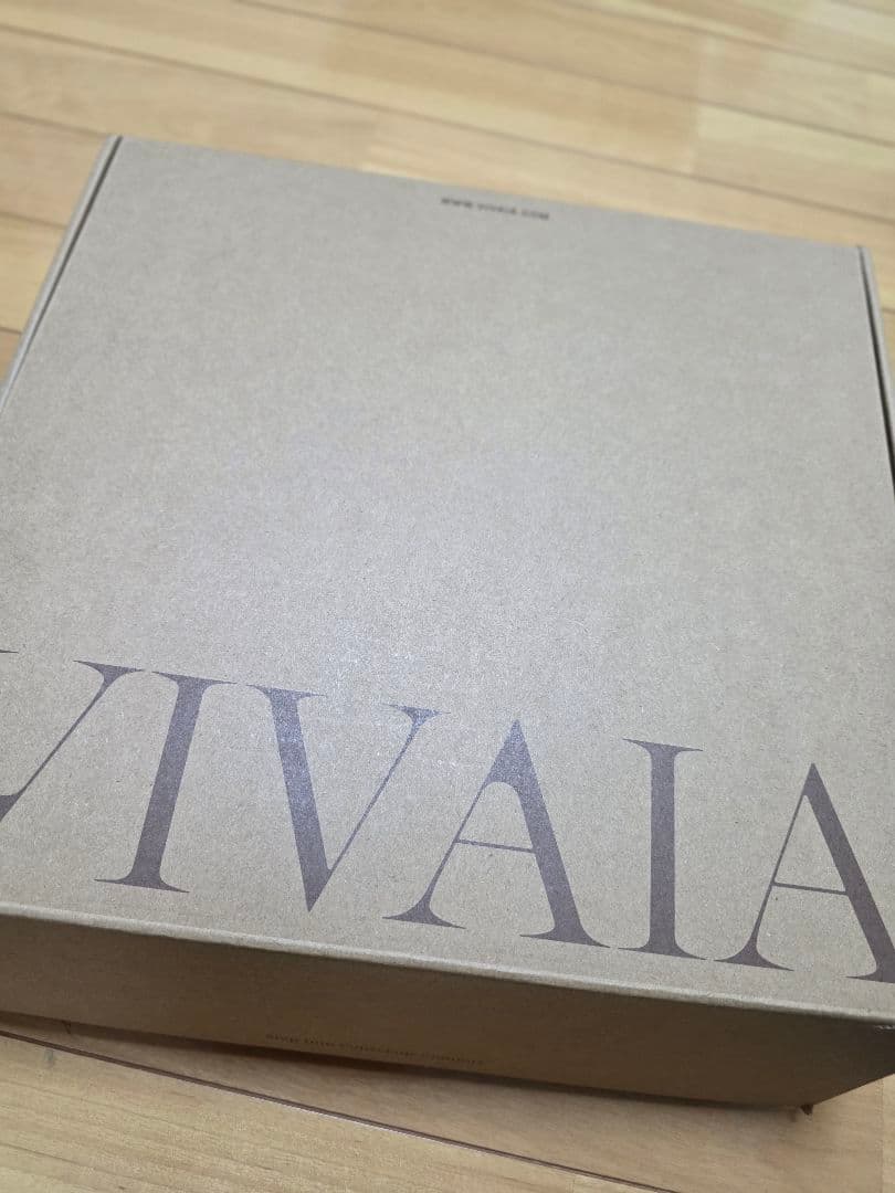 VIVAIA スクエアトゥ 撥水加工 ヒールブーツ