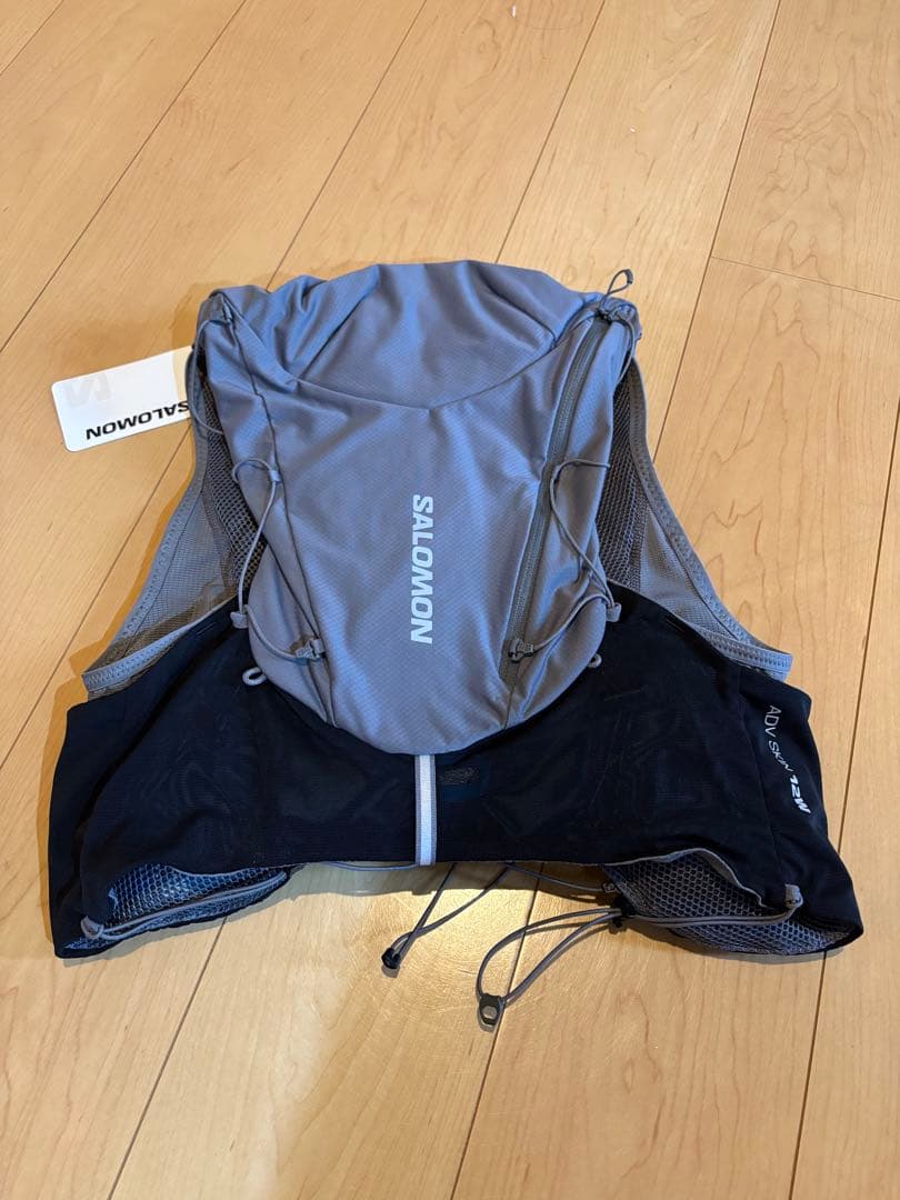 未使用新品SALOMON ADV SKIN 12W ラン、トレラン、レディース