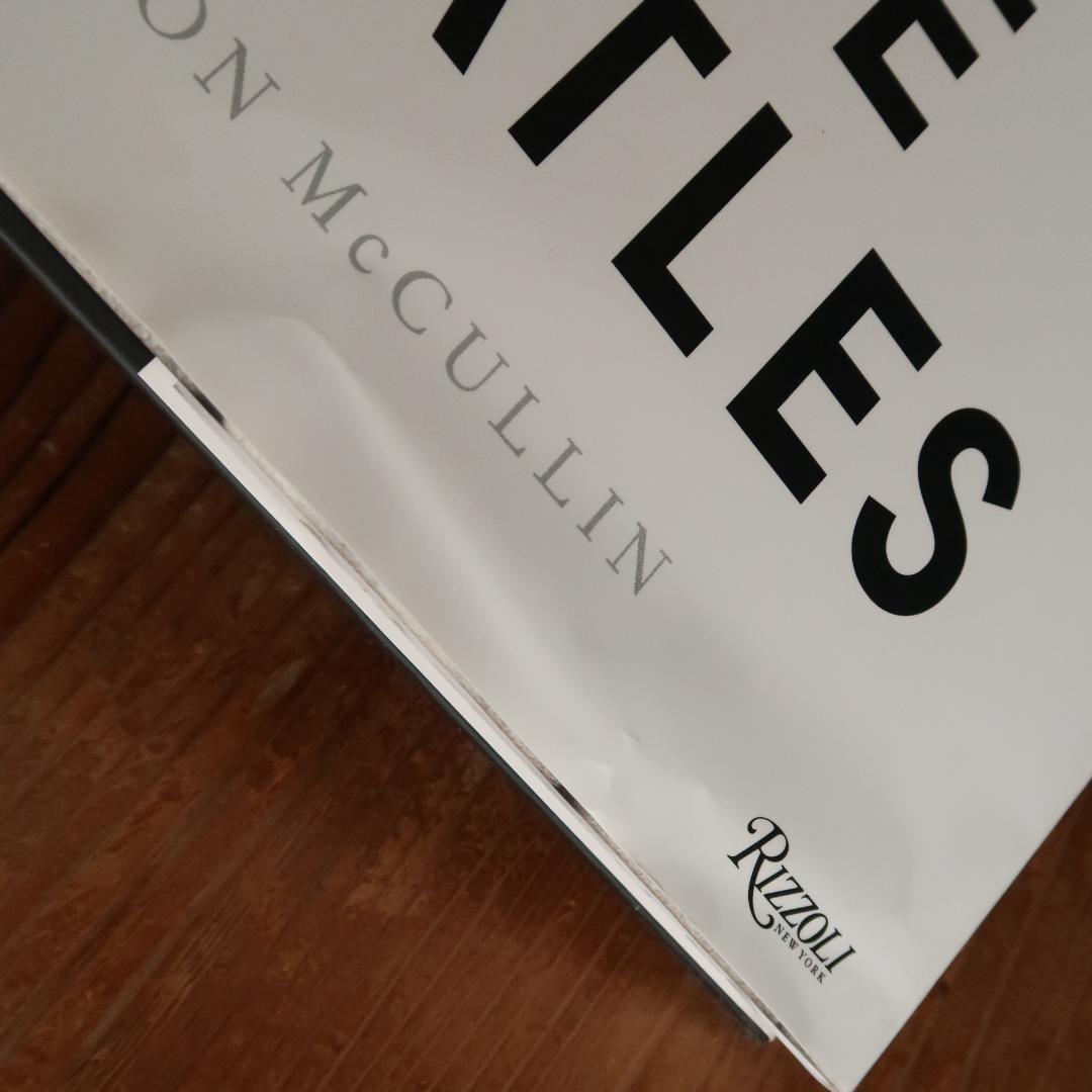 セール！ 希少洋書『ビートルズのある一日』ドン・マッカリン　ビートルズ写真集