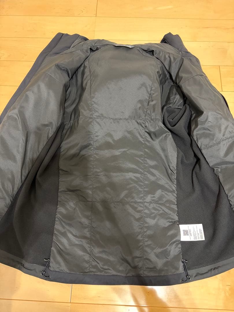 【未使用級】ARC'TERYXアークテリクス アトムフーディ 黒 S メンズ