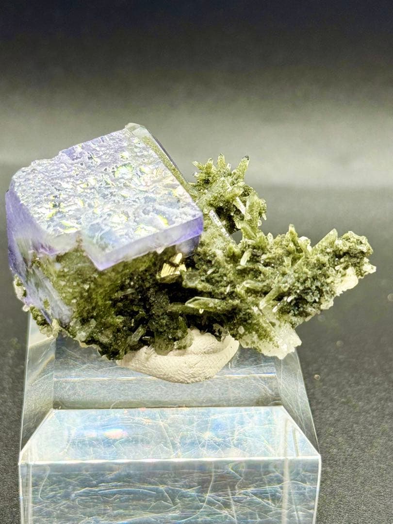 フローライト／クローライトクォーツ　原石　鉱物標本　天然石　蛍石　緑泥石　水晶