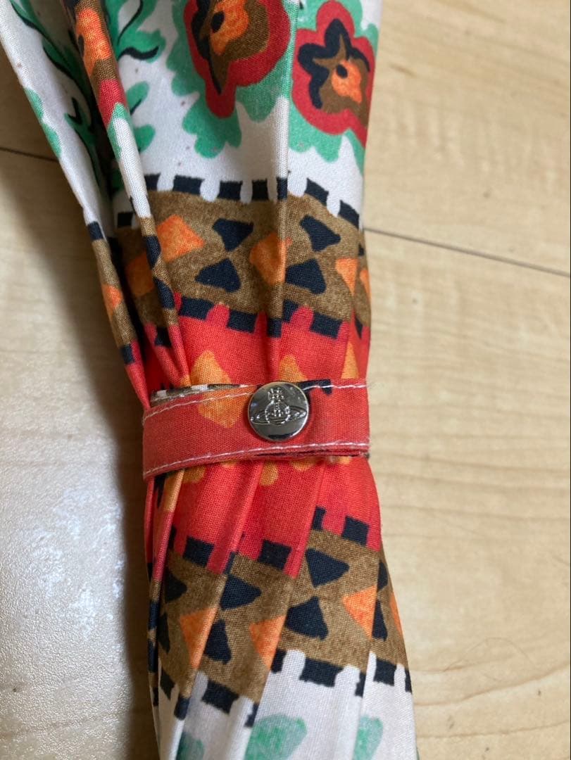 ヴィヴィアンウエストウッド　晴雨兼用　日傘　傘 パコダ型　刺繍　花柄