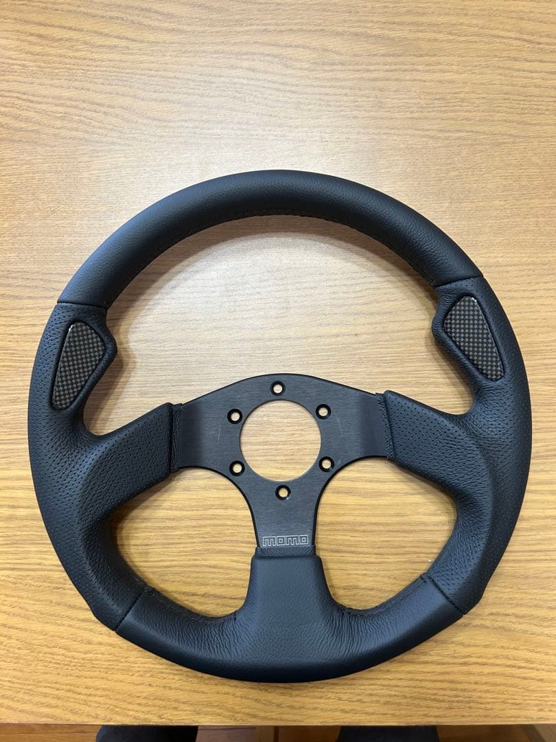 MOMO ステアリングホイール JET 32