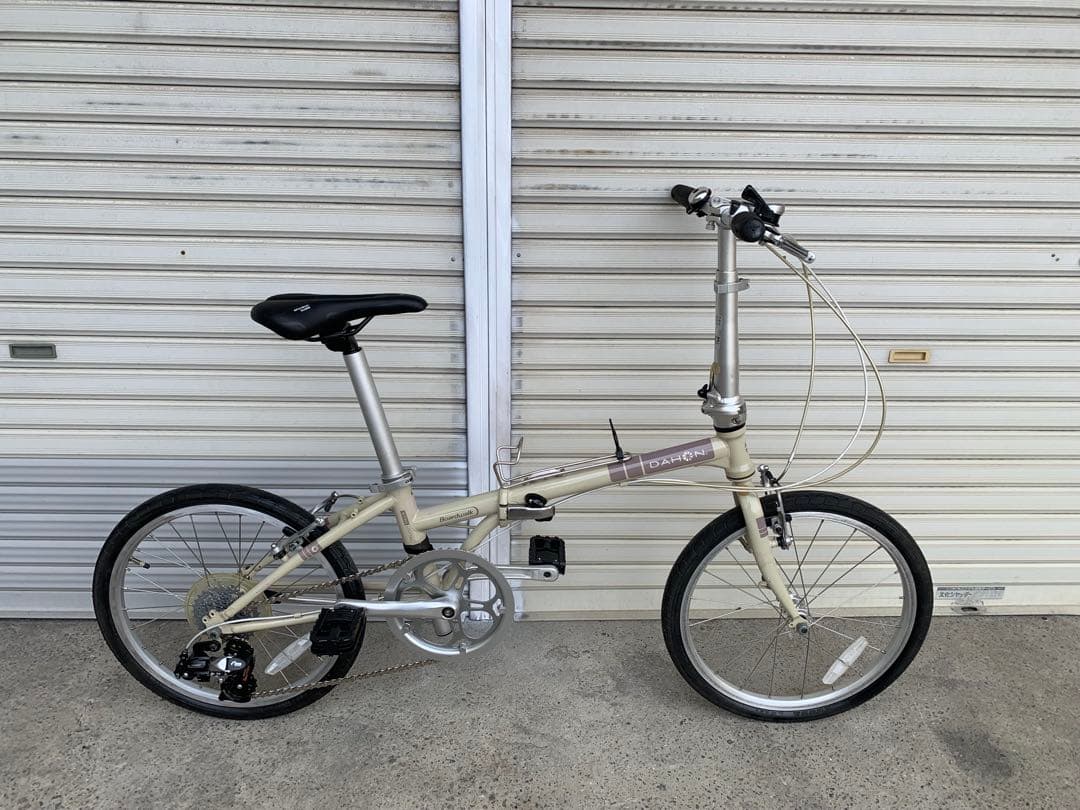 送料無料DAHON 折り畳み自転車Boardwalk SHIMANO 7速 20