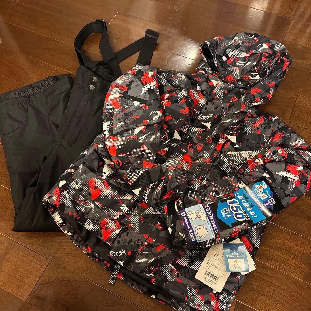 新品未使用　子ども用スキーウェア サイズ135ー155