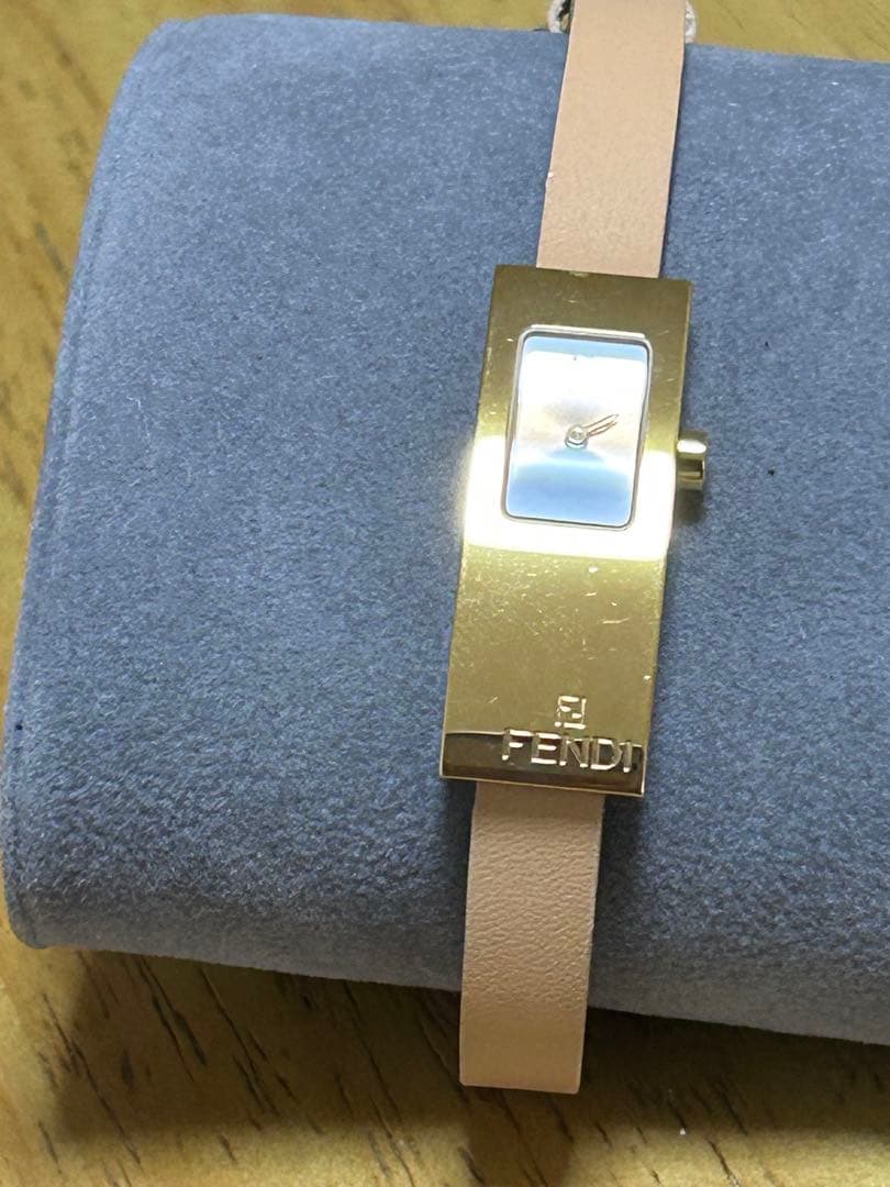 [美品]中古FENDI 3300L スクエアフェイス 腕時計 レディース
