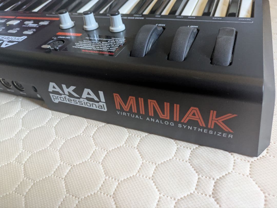 AKAI professional MINIAK 37鍵シンセサイザー
