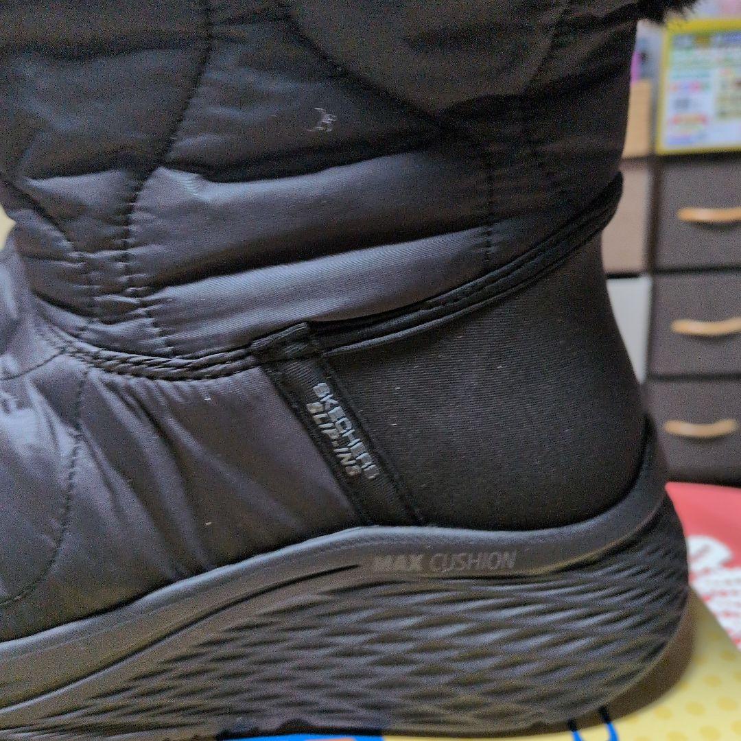 こちらは専用です。 スケッチャーズ ファー付き厚底ショートブーツ 黒24.5