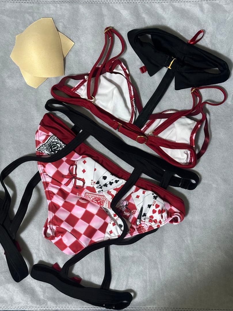 【セール中】パルフェット ビーチパーラーカジノ セパレート水着 トランプレッド