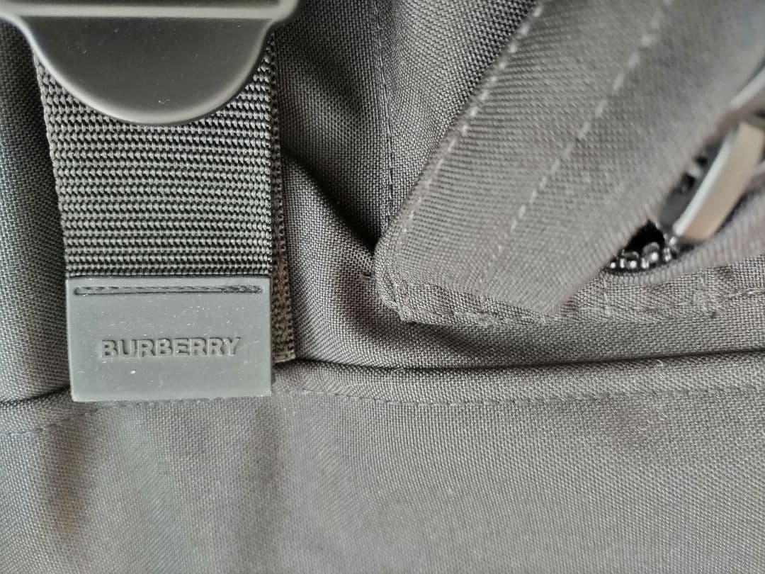 バーバリー　未使用　ナイロンジャケット　新タグ　Mサイズ