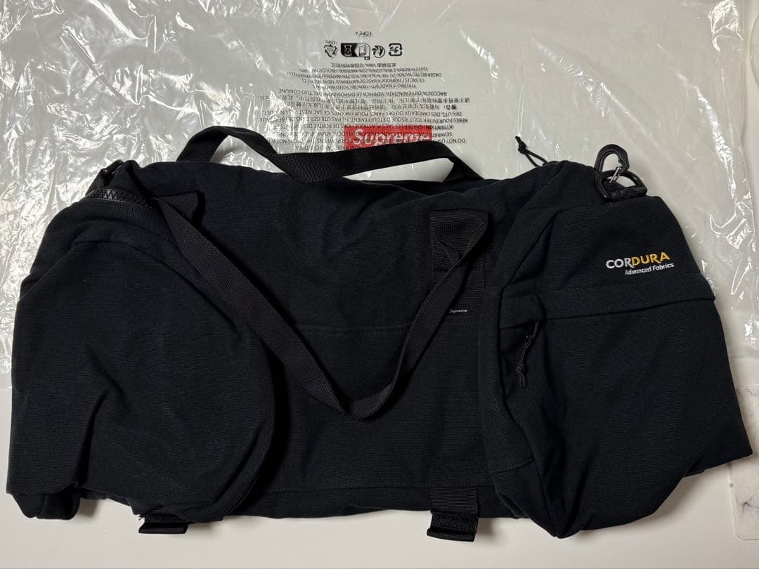 【新品未使用】Supreme Duffle Bag（シュプリーム）　黒色