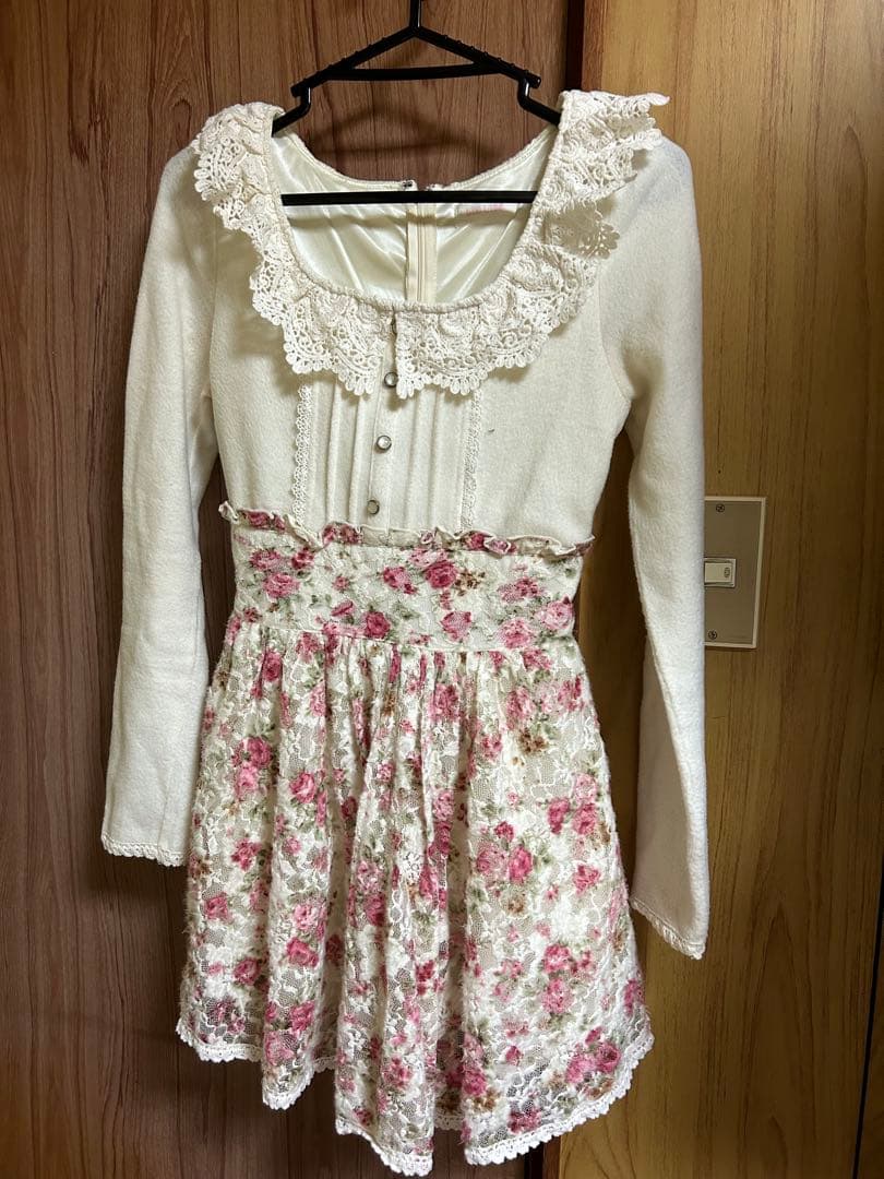 花柄レース長袖ミニワンピース リズリサ LIZLISA