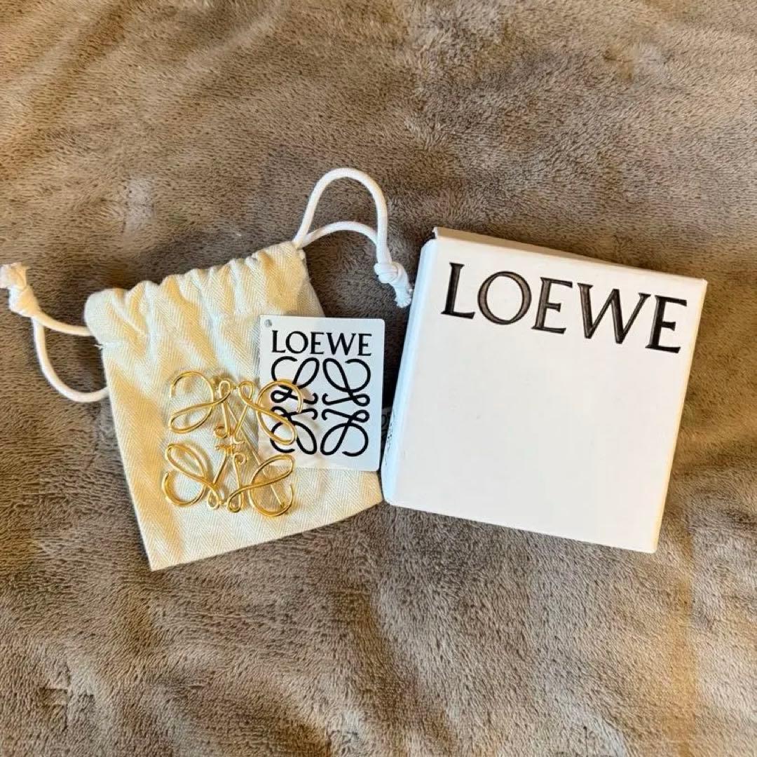 LOEWE ロエベ アナグラム ブローチ ゴールド 正規品 巾着・タグ付き
