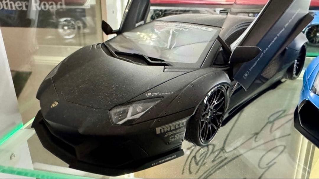 オートアートランボルギーニ アヴェンタドール 1/18