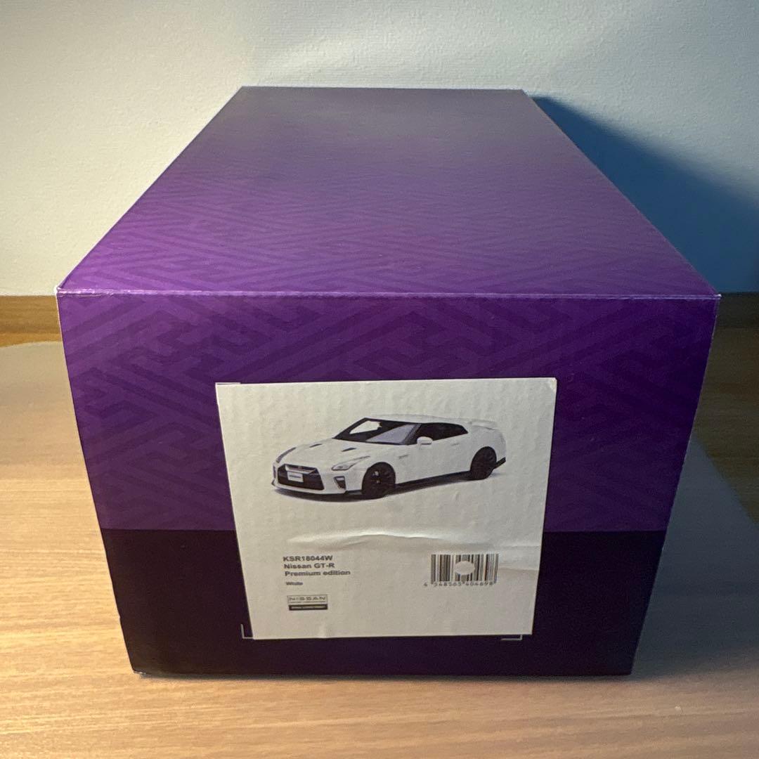 京商　samurai 日産　GT-R R35 ホワイト　1/18 ミニカー