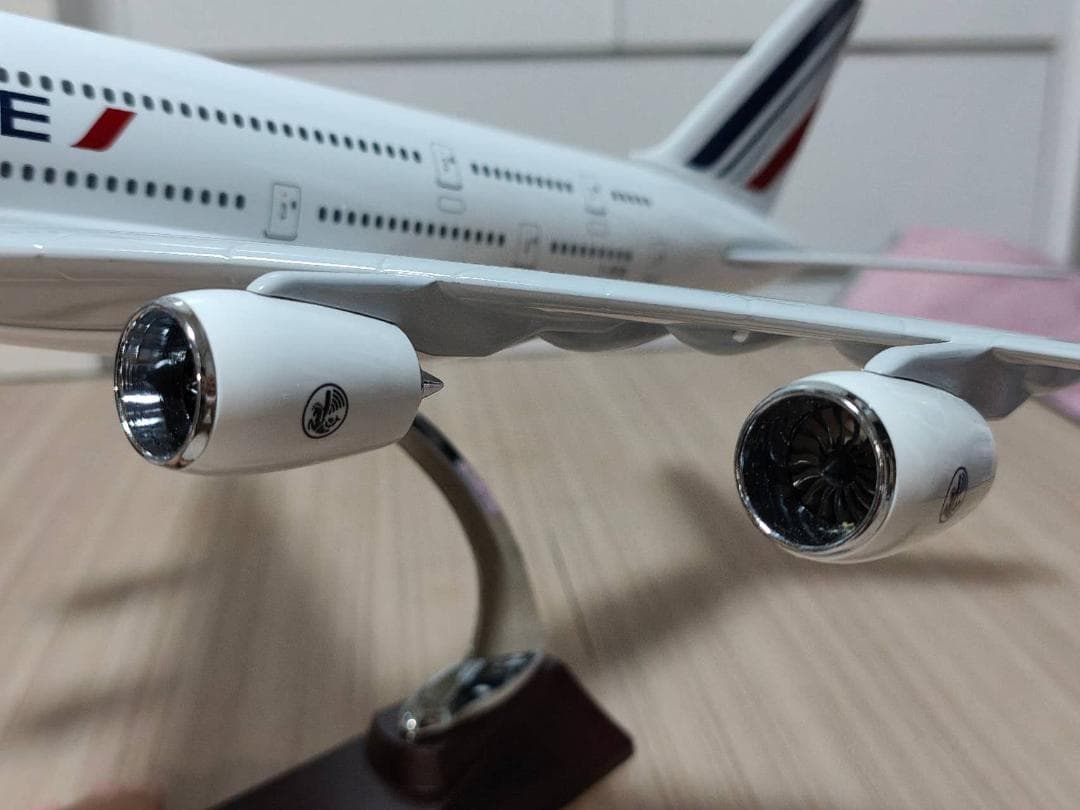 中古品　飛行機模型　エールフランス　エアバス A380　スタンド付き※箱汚れあり