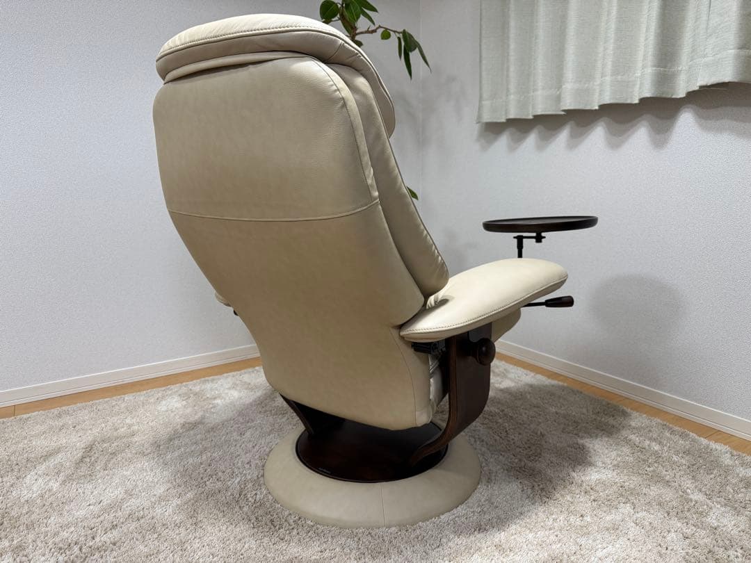 カリモク家具 約47万 本革 ザファースト リクライニングチェア オットマン付