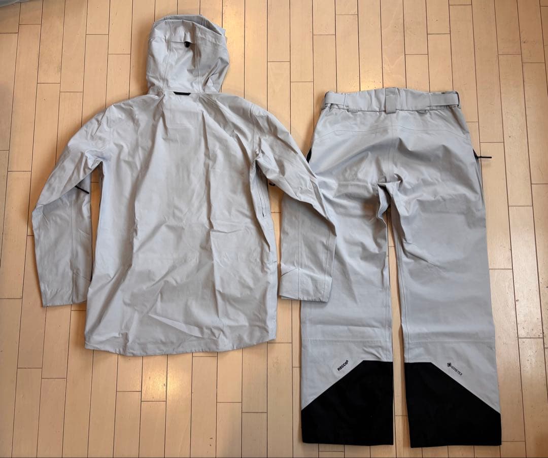スキー PEAK PERFORMANCE VERTICAL 3L JKT & PANTS
