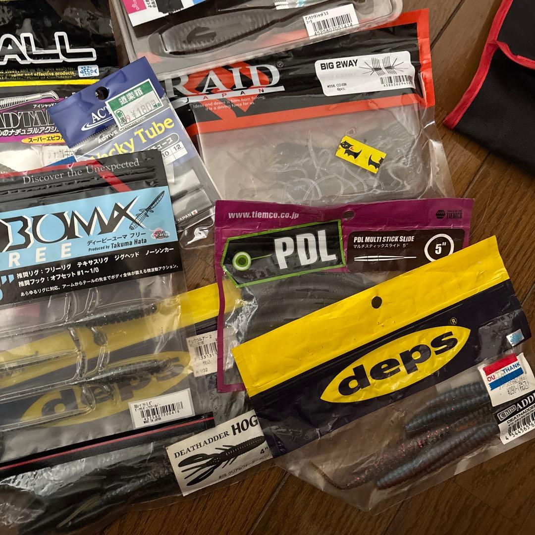 バス釣り引退セット　ルアー　ワーム　針　糸　釣り用カバン