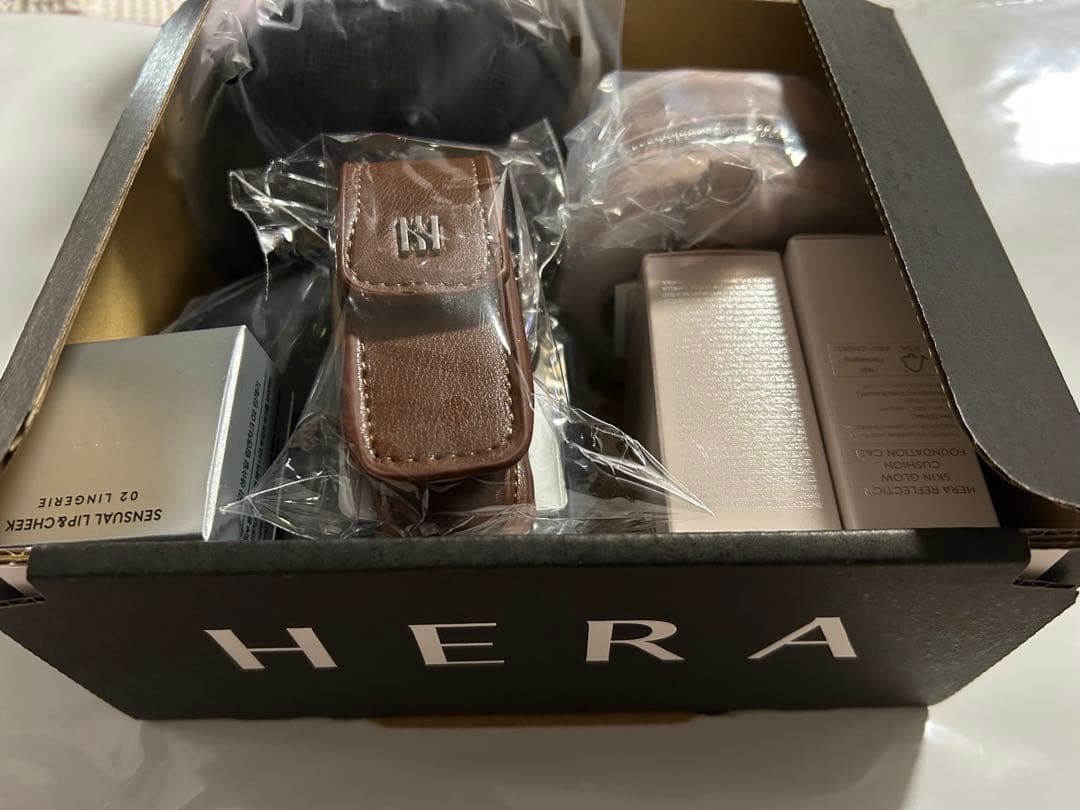 HERAフィリックス　サイン　クッションファンデ　リップ&チーク　リップケース