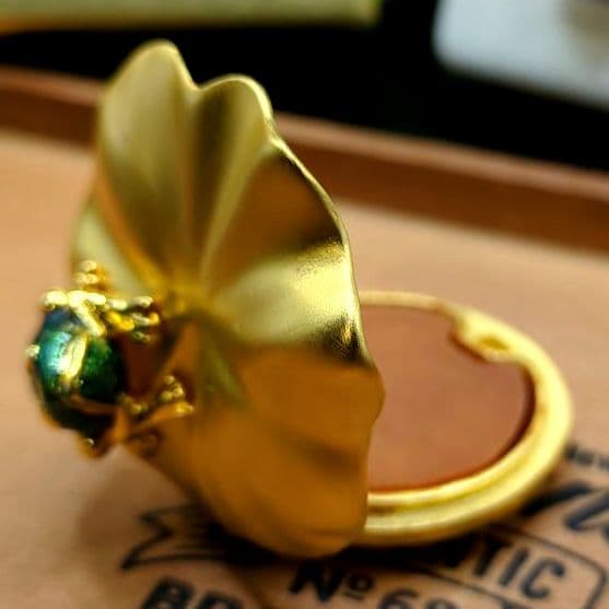 エスティローダー 練り香水 リリー・パッド（睡蓮の葉）とカエル 元箱付き