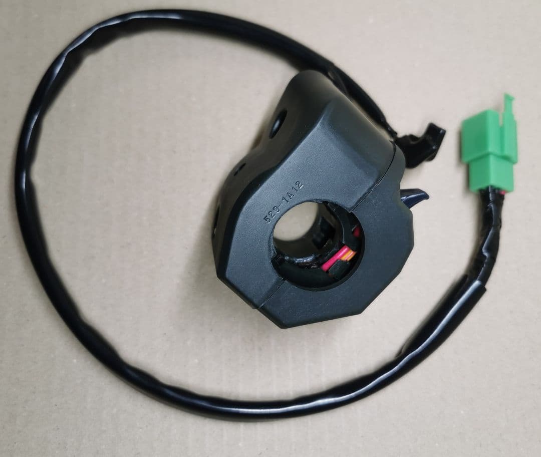 ◎新品◎ゼファー400(1991～1992年式)カワサキ純正・右スイッチボックス