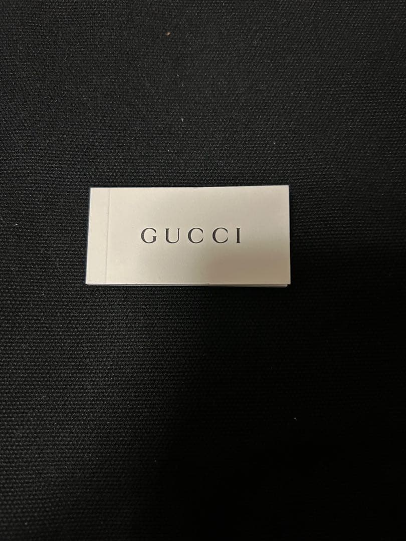 GUCCI シルバーピアス 箱・カード付