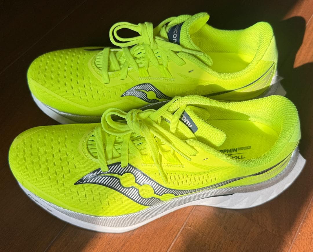 サッカニー エンドルフィン スピード 4 イエロー 26.0cm