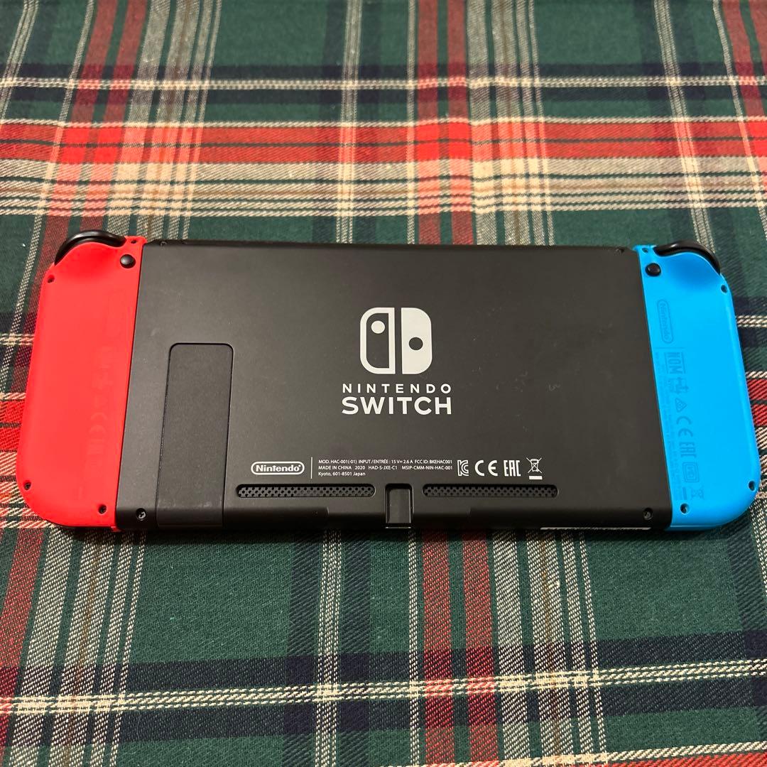 Switch本体（ドック、充電器つき）