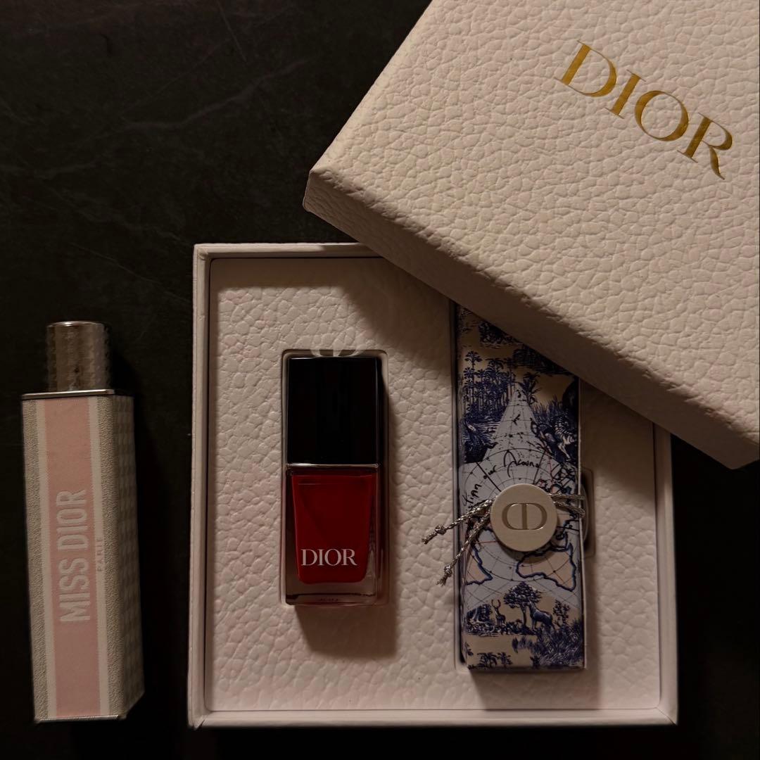 DIOR バースデーギフト　★ミスディオールオードゥパルファン　ミニミス付き