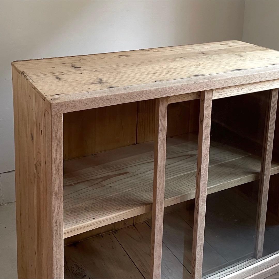 古いガラス戸棚　水屋箪笥　レトロ　食器棚　アンティーク　古道具