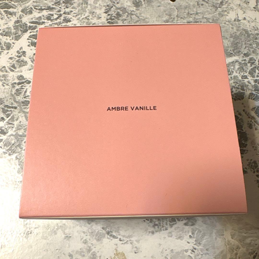 レア‼️新品　ローラメルシエ　セラムボディクリーム　アンバーバニラ　200ml