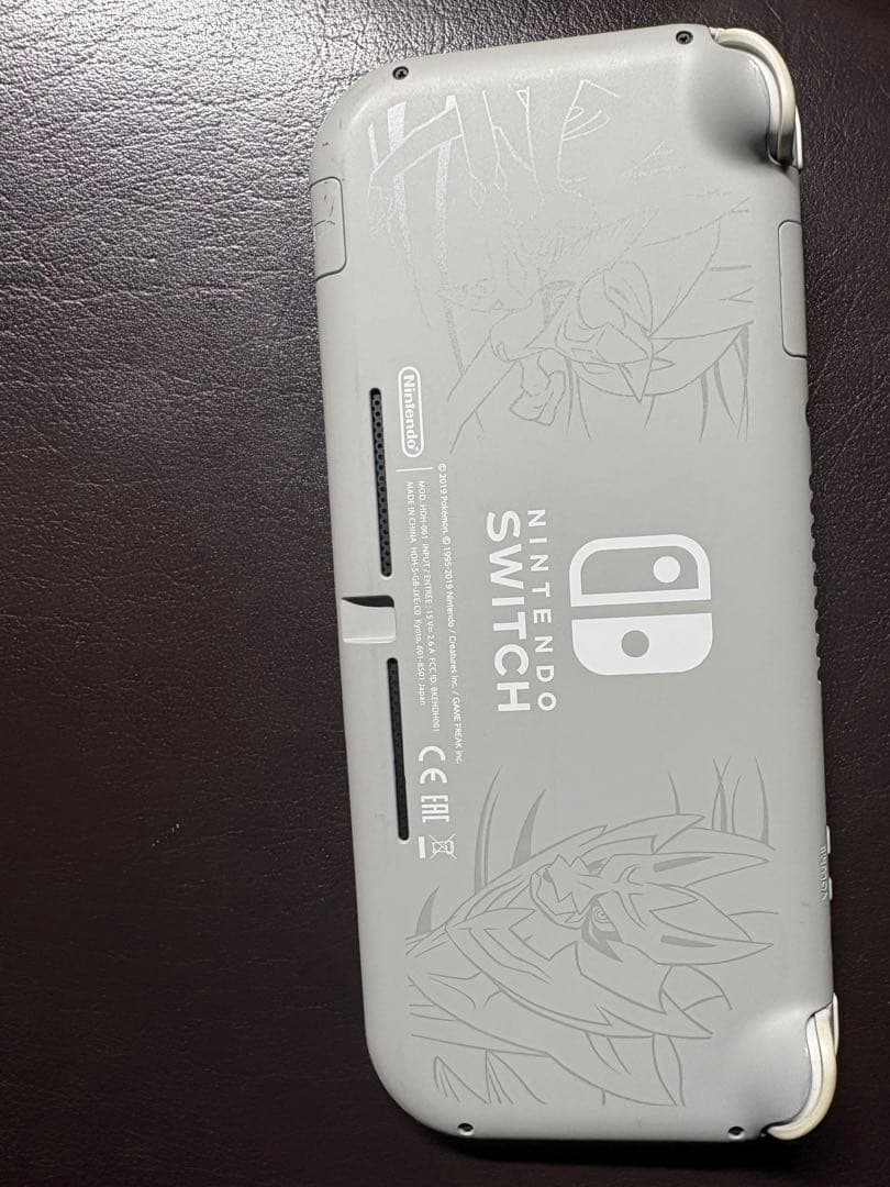 Nintendo Switch Liteザシアンザマゼンタカラー