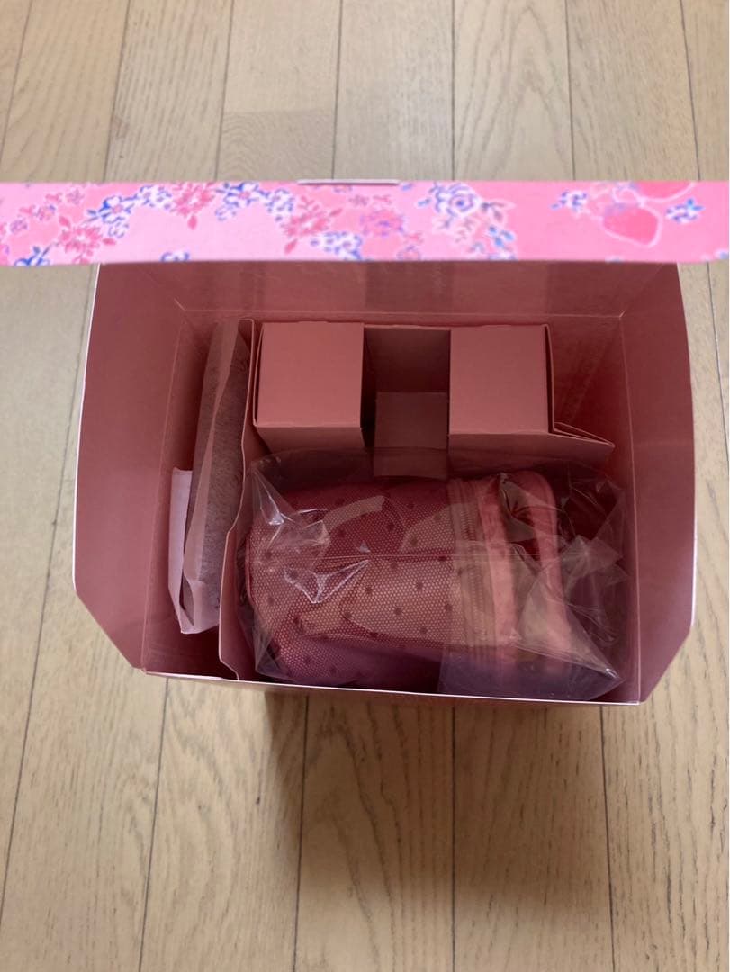 ジルスチュアート　2024 ギルティパフェタイムコレクション　ショッパー付き