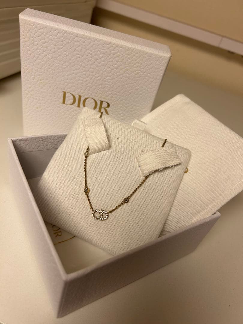 Dior ゴールドロゴネックレス