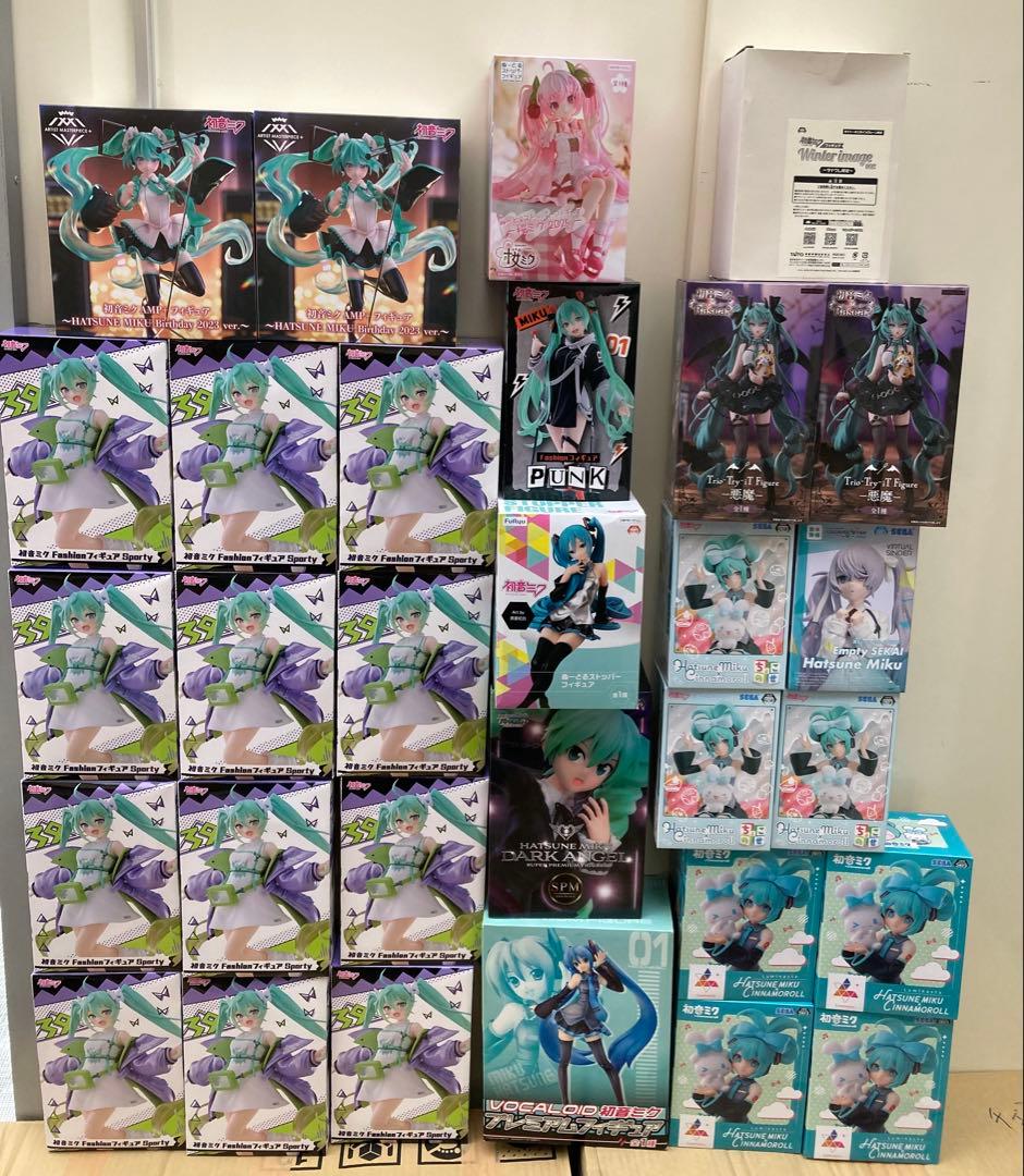 初音ミク　フィギュア　まとめ売り　30個