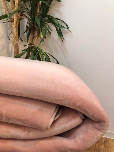 新品☆185×280cmピンク系♪なめらかボアラグ分厚いウレタン入ラグ〇B296