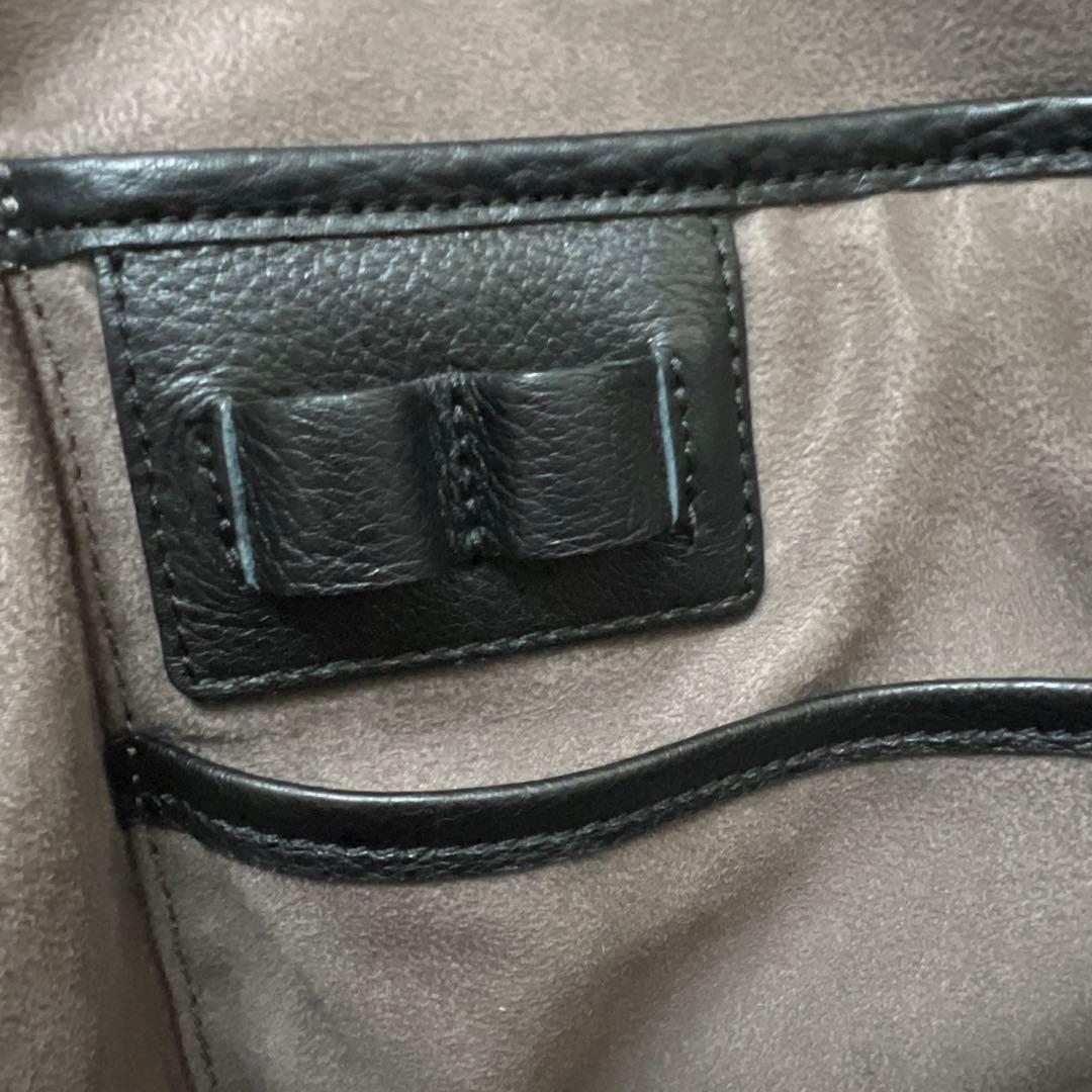 ペッレモルビダ　メイデンボヤージュ　ビジネスバッグ