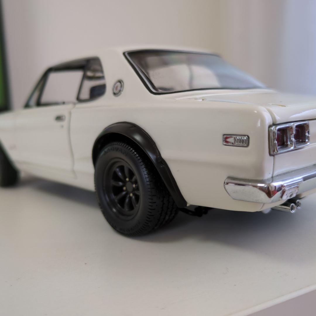 スカイライン2000ＧTR　1/18スケール　ホワイト