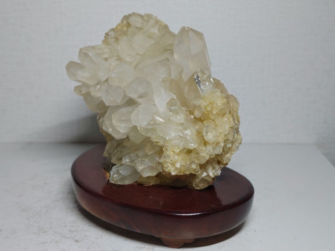 水晶 1.5kg クォーツ 原石 鑑賞石 自然石 誕生石 鉱物 鉱石 水石 宝石