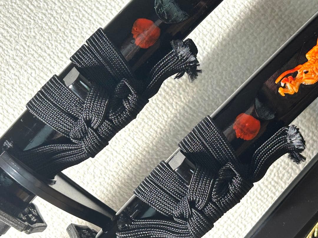 日本製　模造刀 2本セット 刀掛台付き 龍柄 黒色 観賞用　小道具　コスプレ