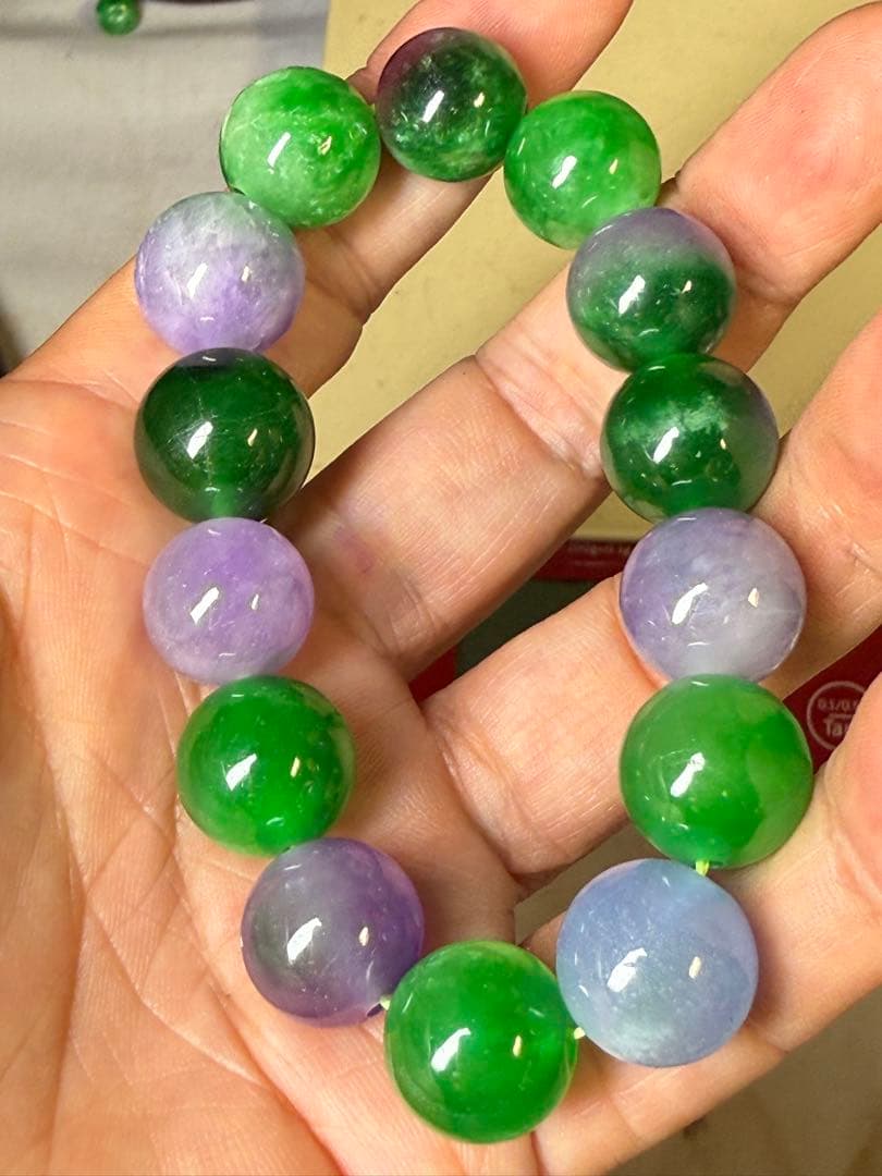 絶品　ミャンマー翡翠１６mmラベンダーブレスレット