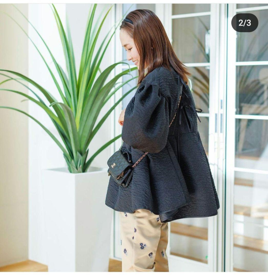 Blueleaブルレア　シルキージャガードブラウス　ブラック