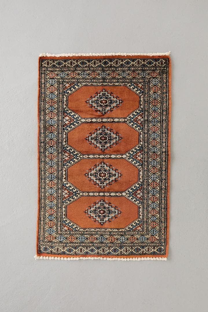 ヴィンテージラグ　トライバルラグ　パキスタン産（121×77cm）橙　茶　サンド