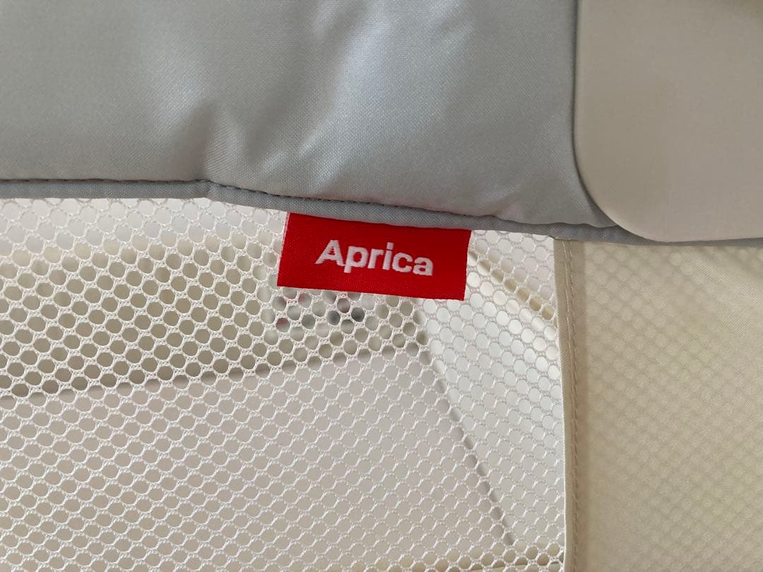 【あり⭐︎さん専用】アップリカ ココネルエアー　ホワイトグレー　ベビーベッド