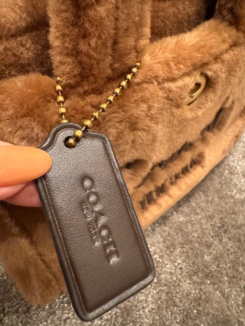コーチ大人気　ファーバッグ　極美品
