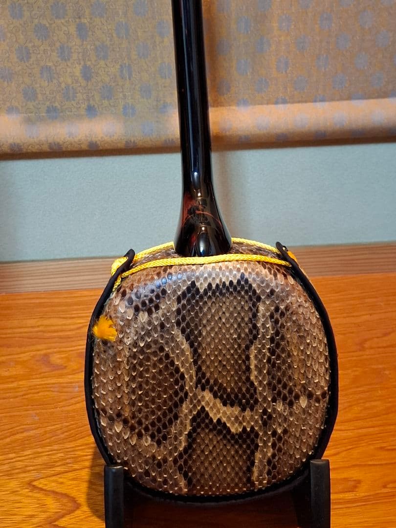 与那城三線　八重山黒木　銘苅春政作