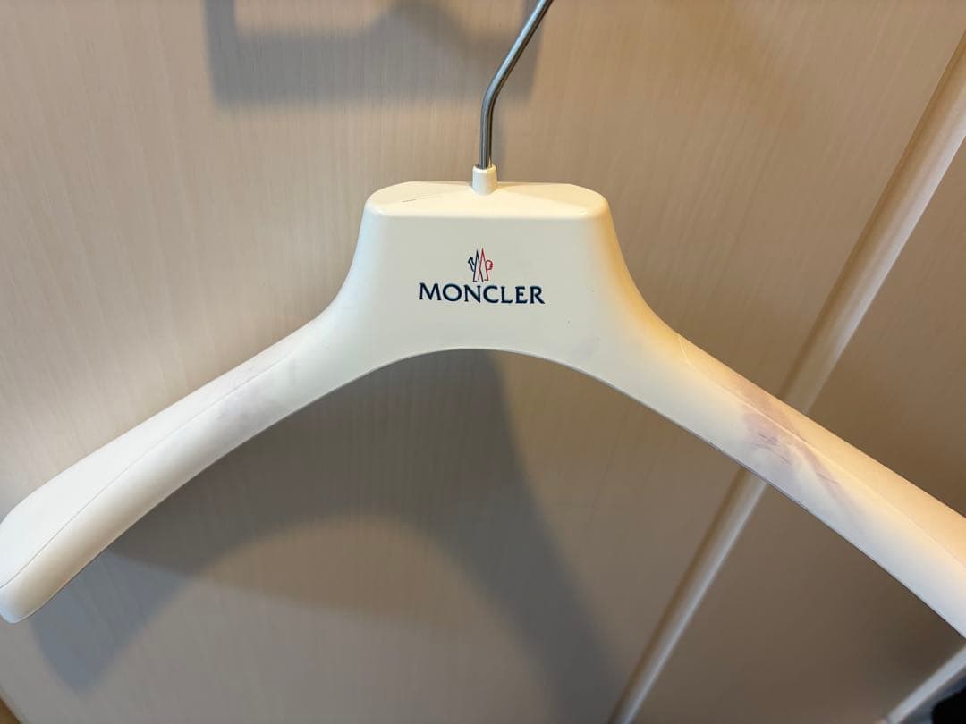 【ぱぴこ】MONCLER (モンクレール) ダウンジャケット　クルーニー